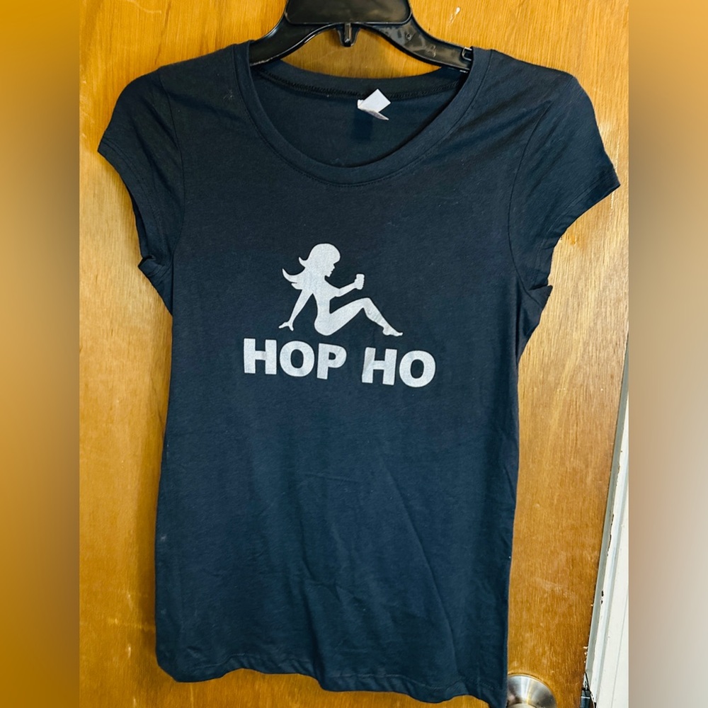 BELLA Brand HOP HO Flying Saucer Mudflap Girl Black and White Graphic Tshirt SM